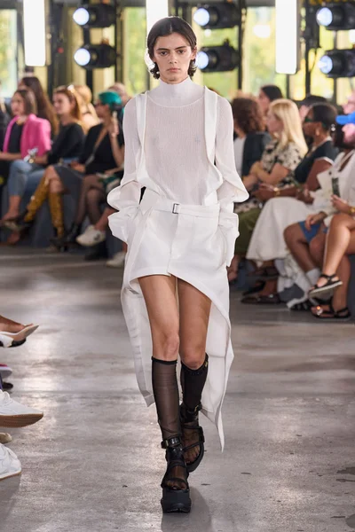 Look 44